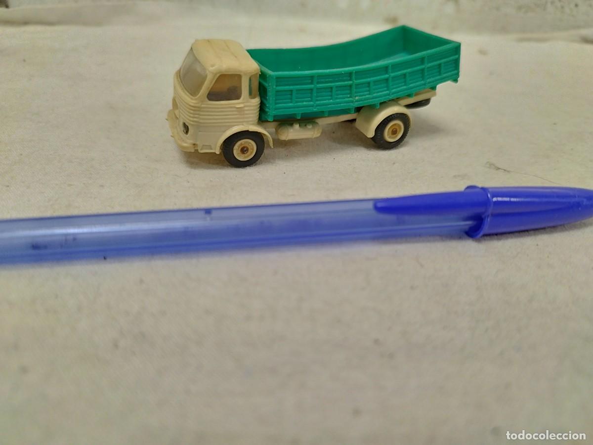 Coches a escala: Antiguo coche, camion met&aacute;lico de juguete, Pegaso comet 1/86 Espa&ntilde;a.