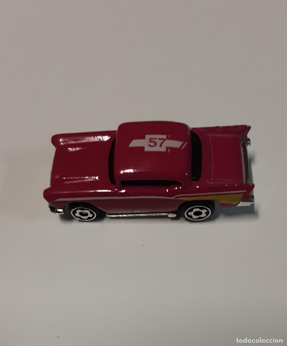 Coches a escala: Coche hotwheels chevrolet chevy 57 - Foto 2