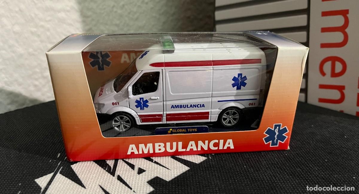 Coches a escala: Ambulancia Miniatura Global Toys
