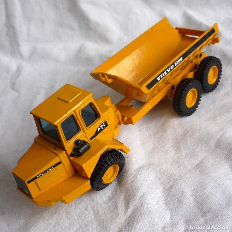 Model Cars: Volvo BM Dumper A-25 Escala 1:50
