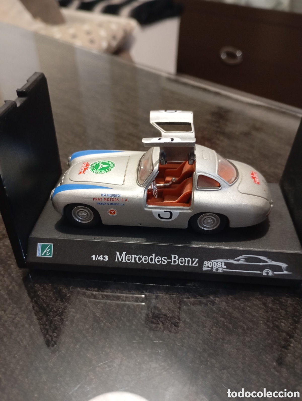 Coches a escala: Mercedes Benz 300SL, color gris, escala 1:43