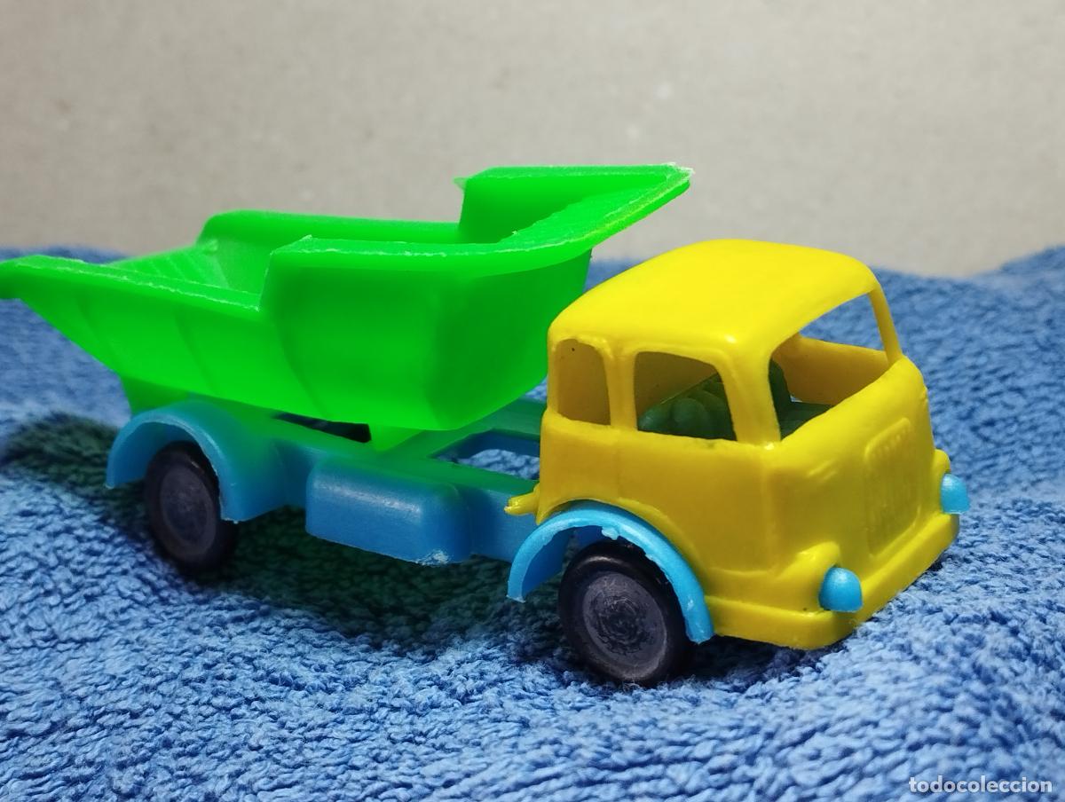 Coches a escala: CAMION VOLQUETE TIPO PEGASO MOFLETES PLASTICO BARATIJAS KIOSKO VAM SHAMBERS BULLYCAN LA ILUSION CARA