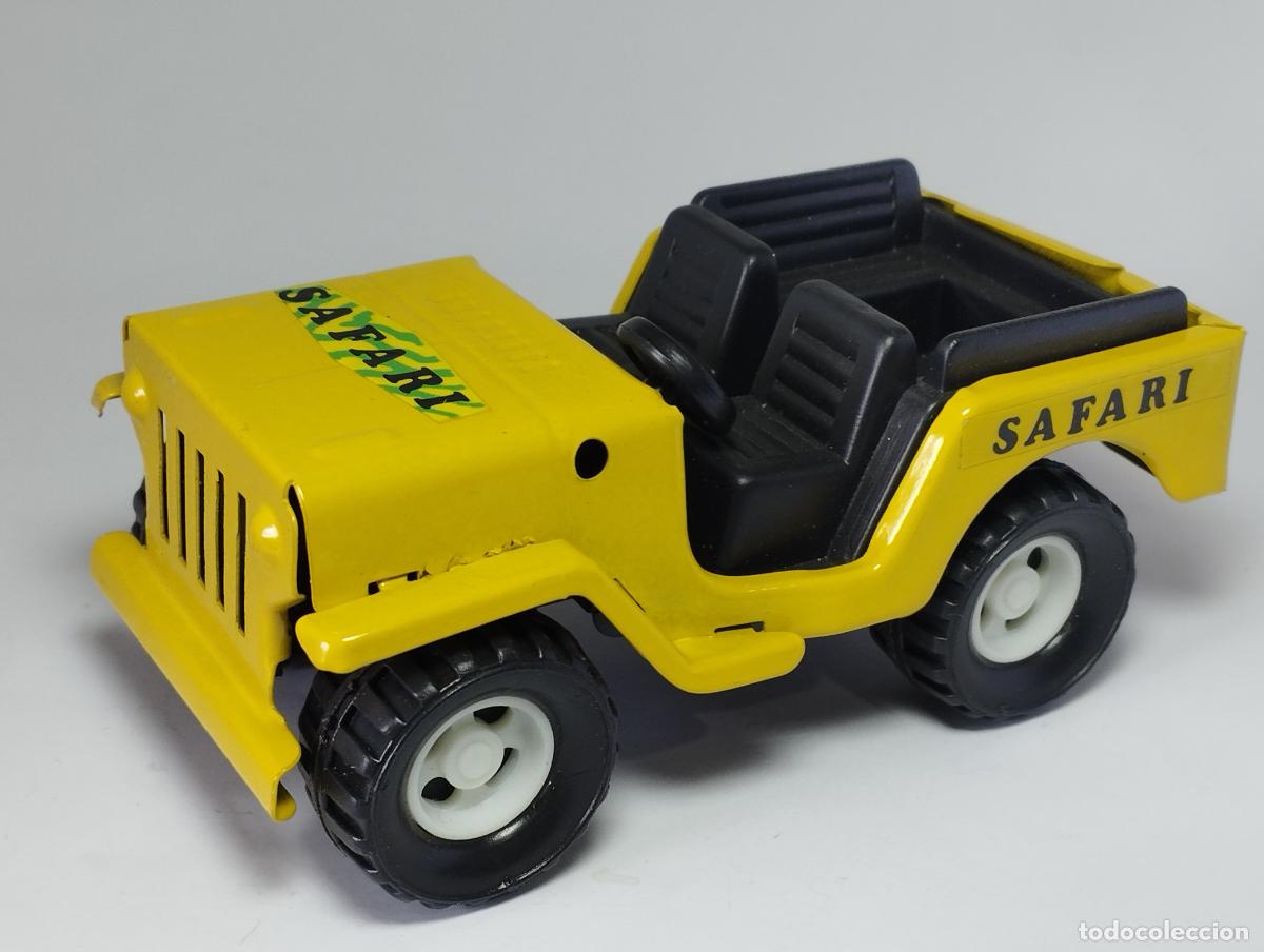 Auto in scala: JEEP WILLYS EBRO SAFARI DE GOZAN EN CHAPA Y PLASTICO