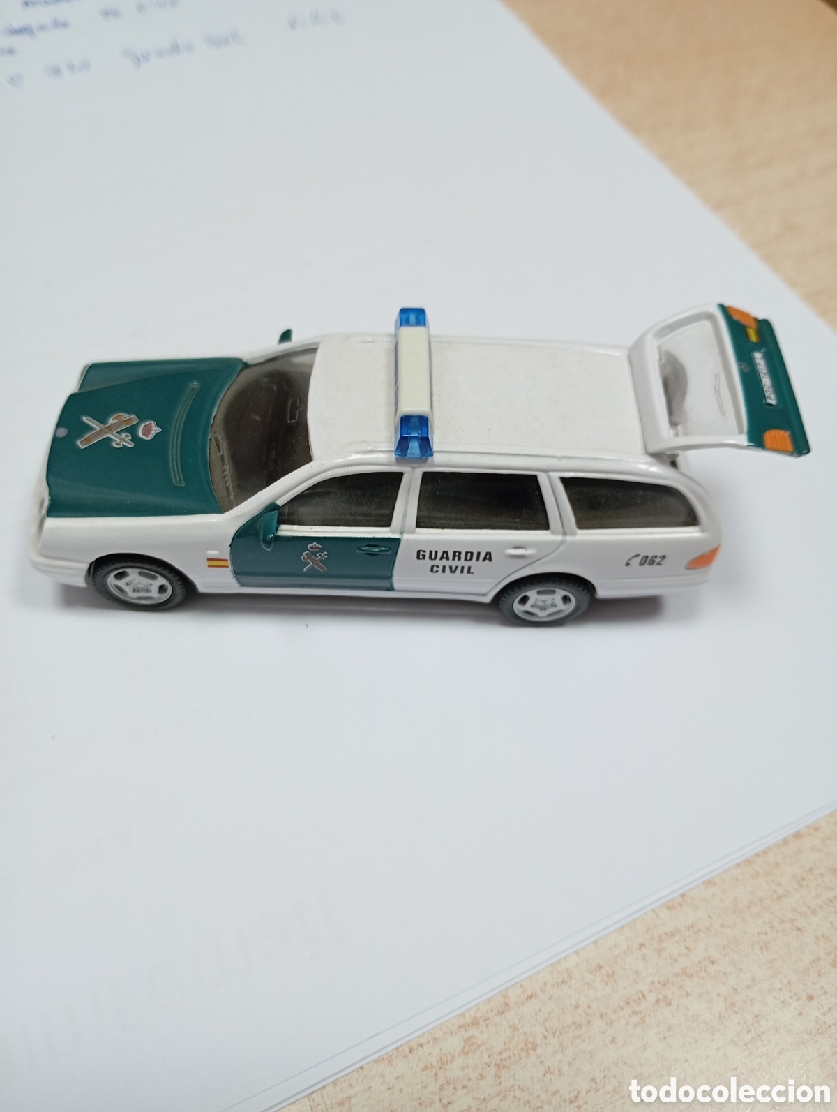 Coches a escala: Mercedes clase E 320, Guardia Civil, escala 1:43