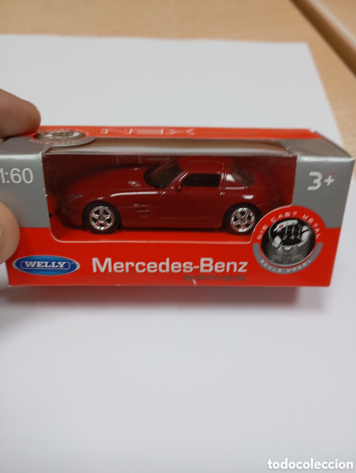 Coches a escala: Mercedes Benz SLK, color rojo, escala 1:60, en su caja original