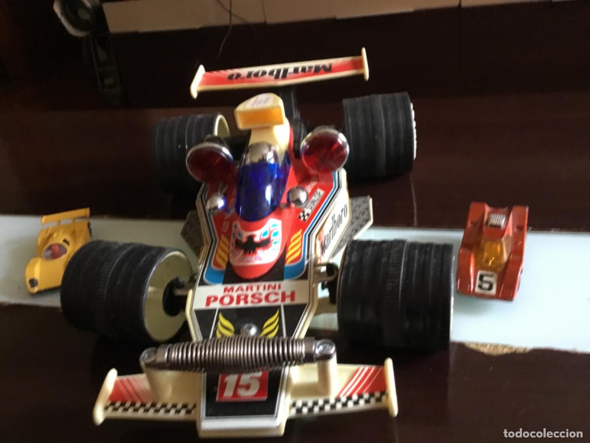 Coches a escala: Antiguo coche formula 1 pilas - Foto 3