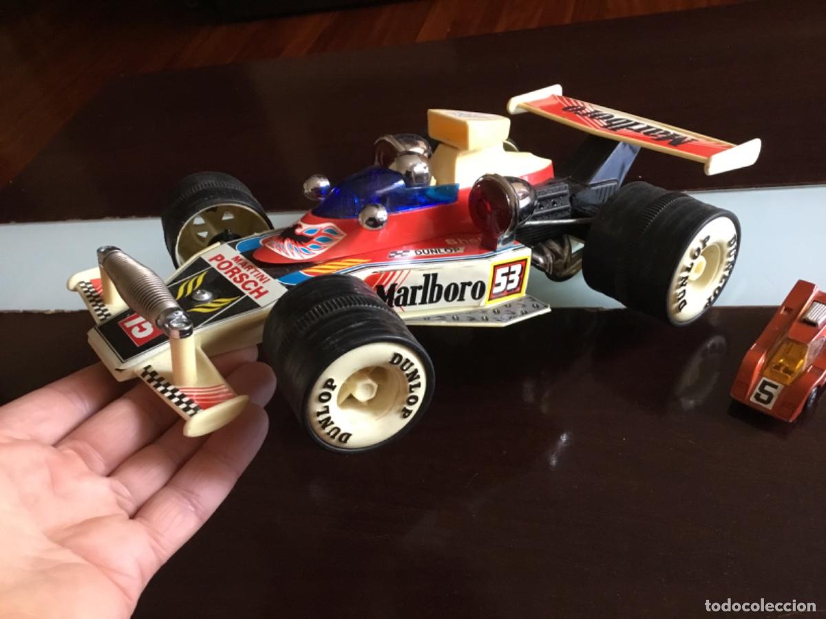 Coches a escala: Antiguo coche formula 1 pilas - Foto 5