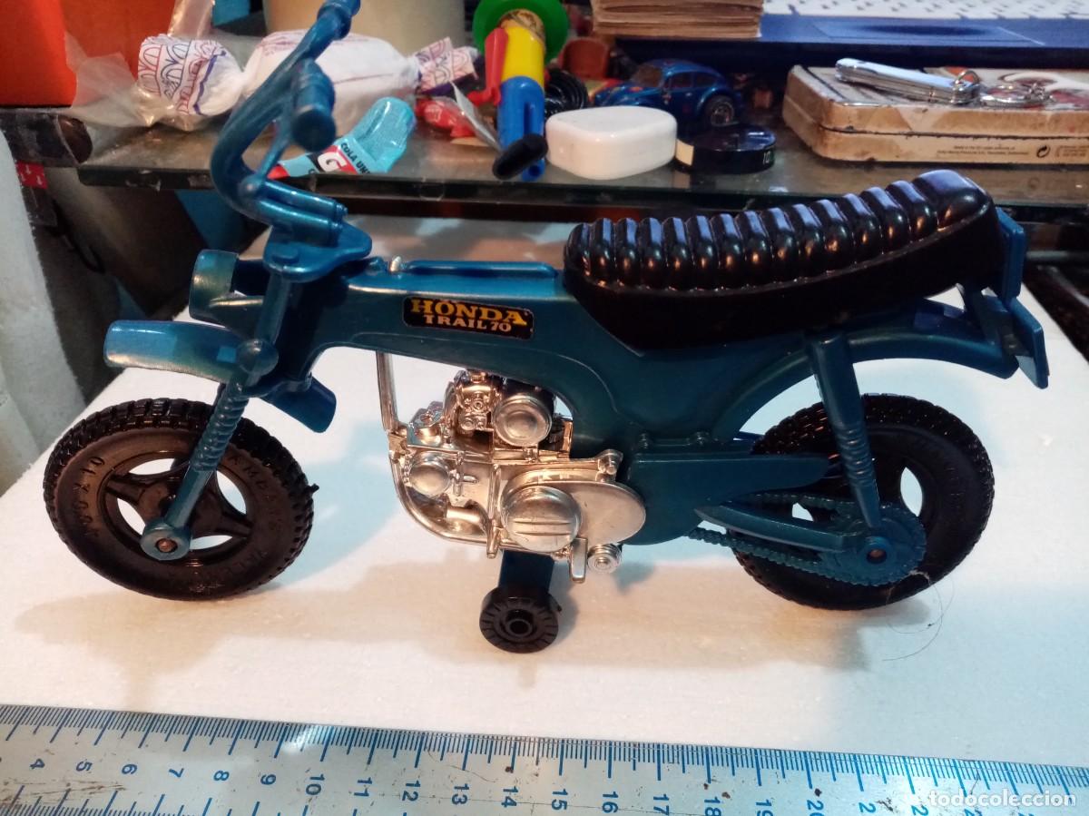 Coches a escala: MOTO HONDA -FABRICADA EN ESPA&Ntilde;A POR SHAMBRES - PLASTICO - ( FALTA UNA PEGATINA ) - COCHE