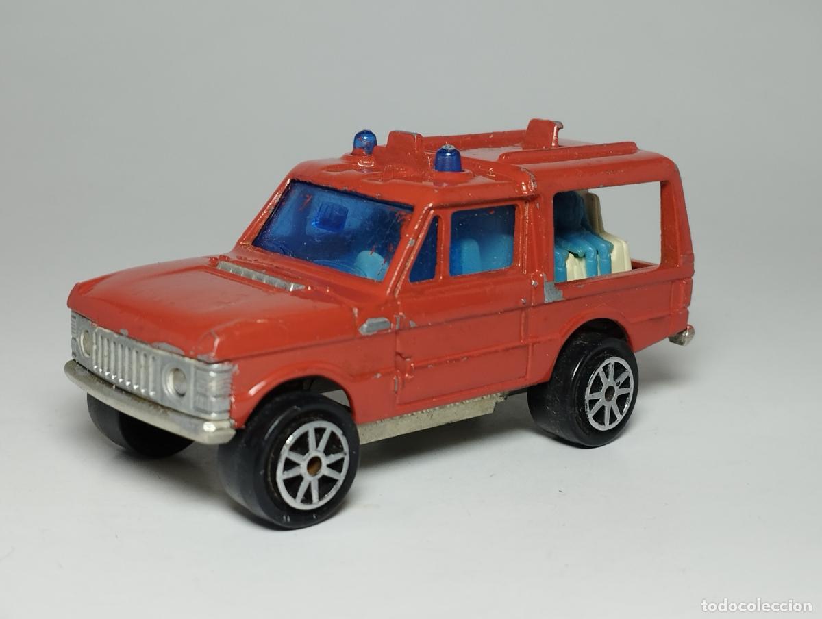 Coches a escala: RANGE ROVER BOMBEROS CON MU&Ntilde;ECOS DE MAJORETTE 1,64 - Foto 1
