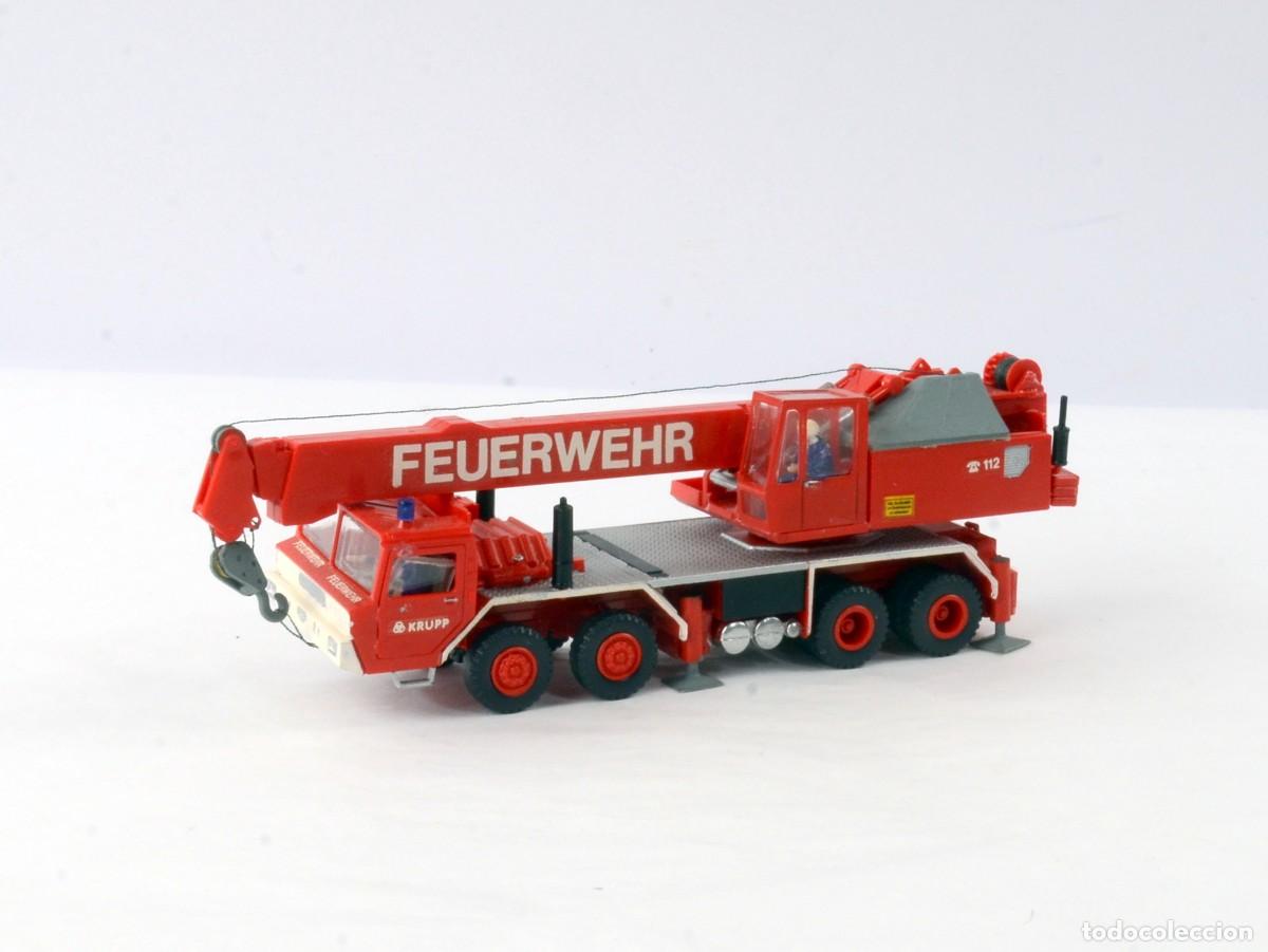 Coches a escala: Preiser Escala 1:87 H0 Gr&uacute;a Krupp 3tGMT Bomberos