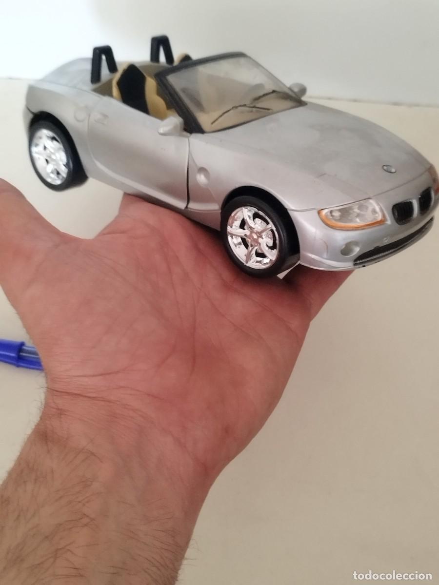 Coches a escala: Antiguo coche de juguete a pilas sin probar. BMW Z4. Marca Lorcin.