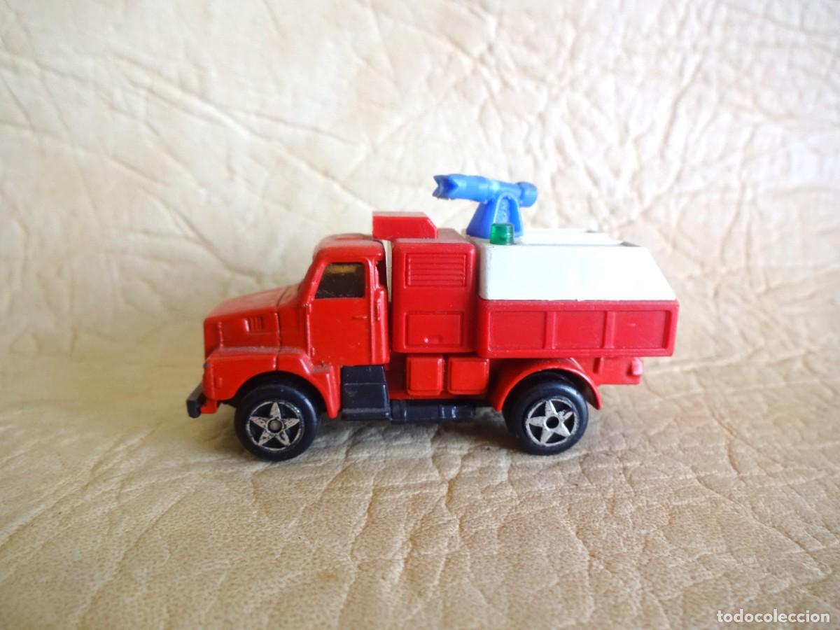 Coches a escala: ANTIGUO COCHE DE BOMBEROS GUISVAL VOLVO - Foto 1