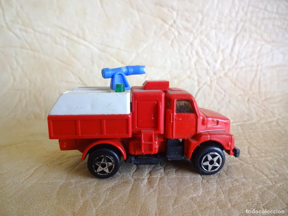Coches a escala: ANTIGUO COCHE DE BOMBEROS GUISVAL VOLVO - Foto 3