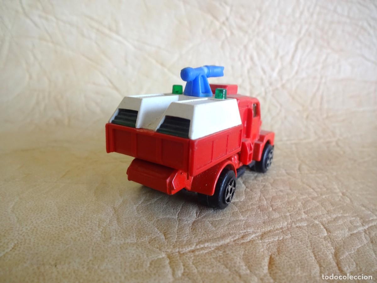 Coches a escala: ANTIGUO COCHE DE BOMBEROS GUISVAL VOLVO - Foto 4