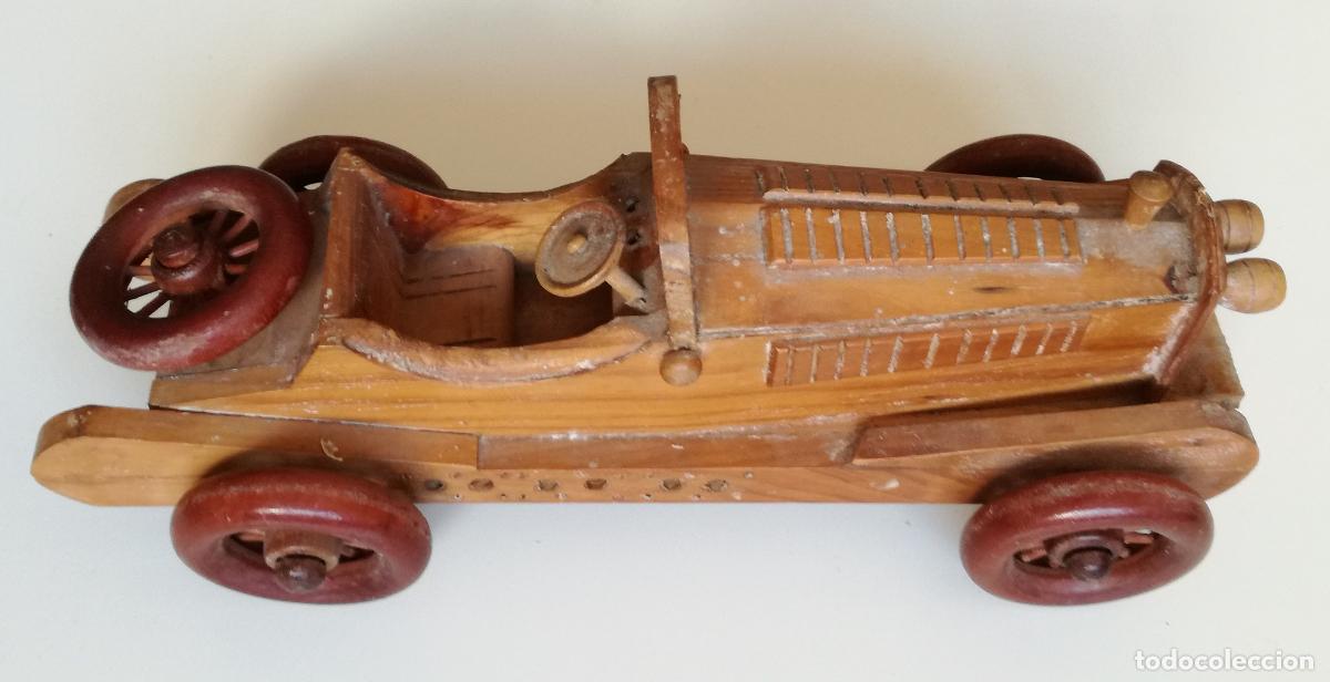 Coches a escala: Coche Mercedes SSKL, a&ntilde;o 1931 - SIGRIS Disseny: Tallado en madera y pintado a mano