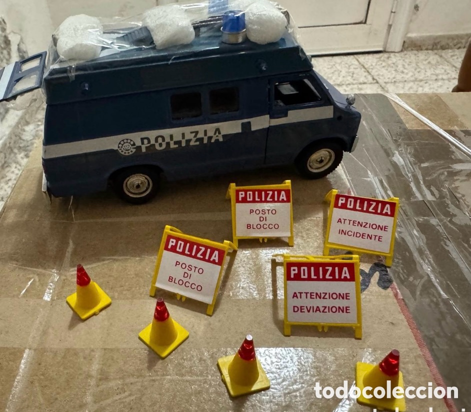 Voitures &agrave; l'&eacute;chelle: POLIZIA DODGE VAN POLISTIL