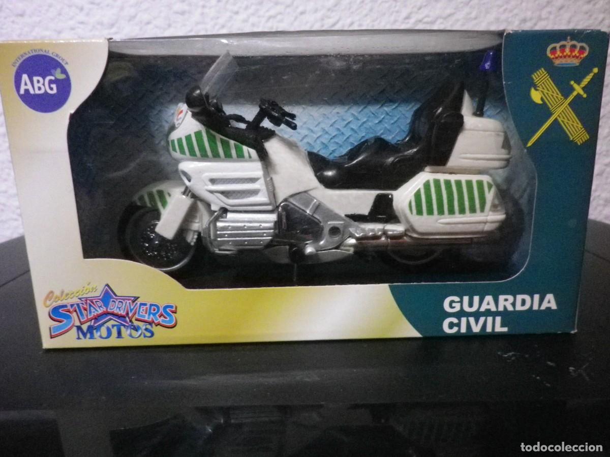 Voitures &agrave; l'&eacute;chelle: MOTO DE LA AGRUPACI&Oacute;N DE TR&Aacute;FICO DE LA GUARDIA CIVIL