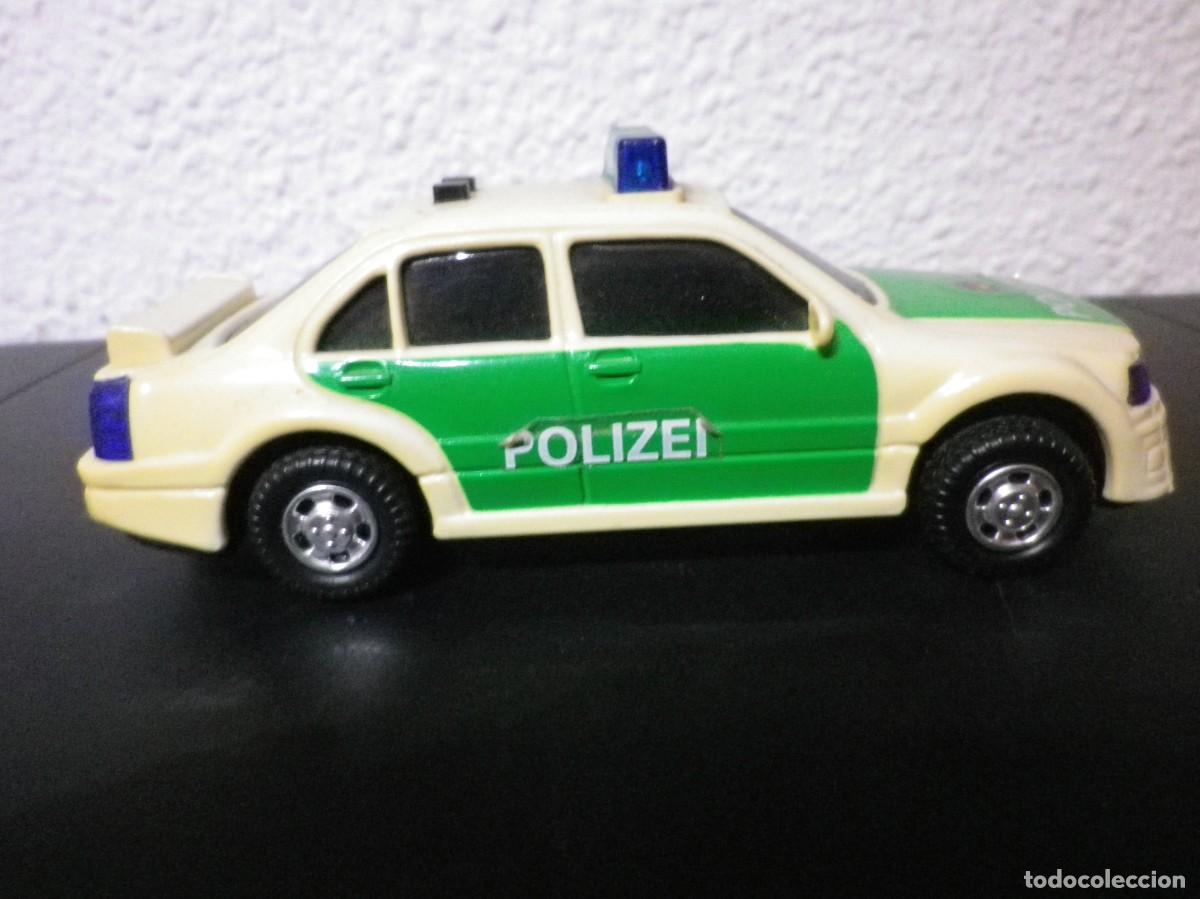 Voitures &agrave; l'&eacute;chelle: COCHE MET&Aacute;LICO DE LA POLICIA DE ALEMANIA
