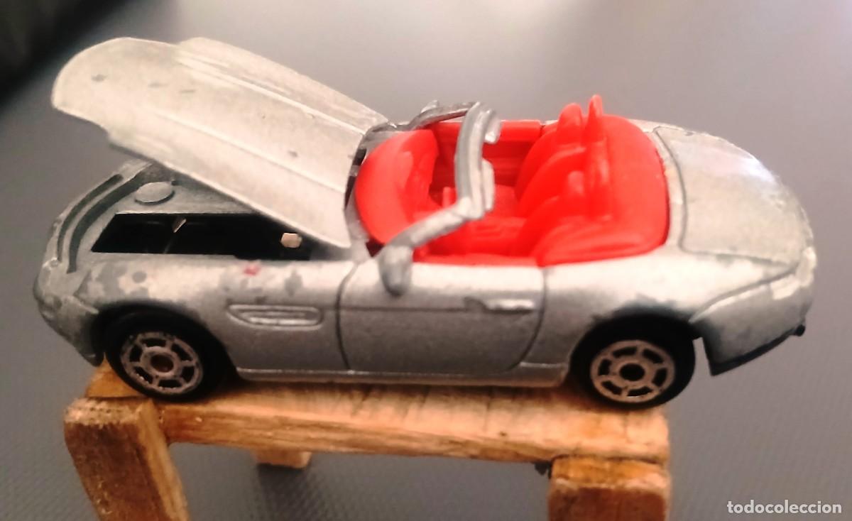 Coches a escala: Majorette BMW Z8 usado, sin motor - Foto 2