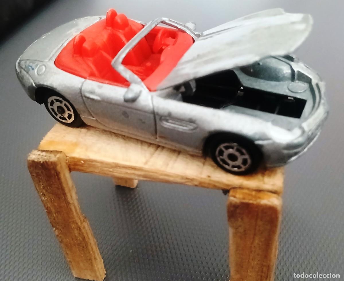 Coches a escala: Majorette BMW Z8 usado, sin motor - Foto 3