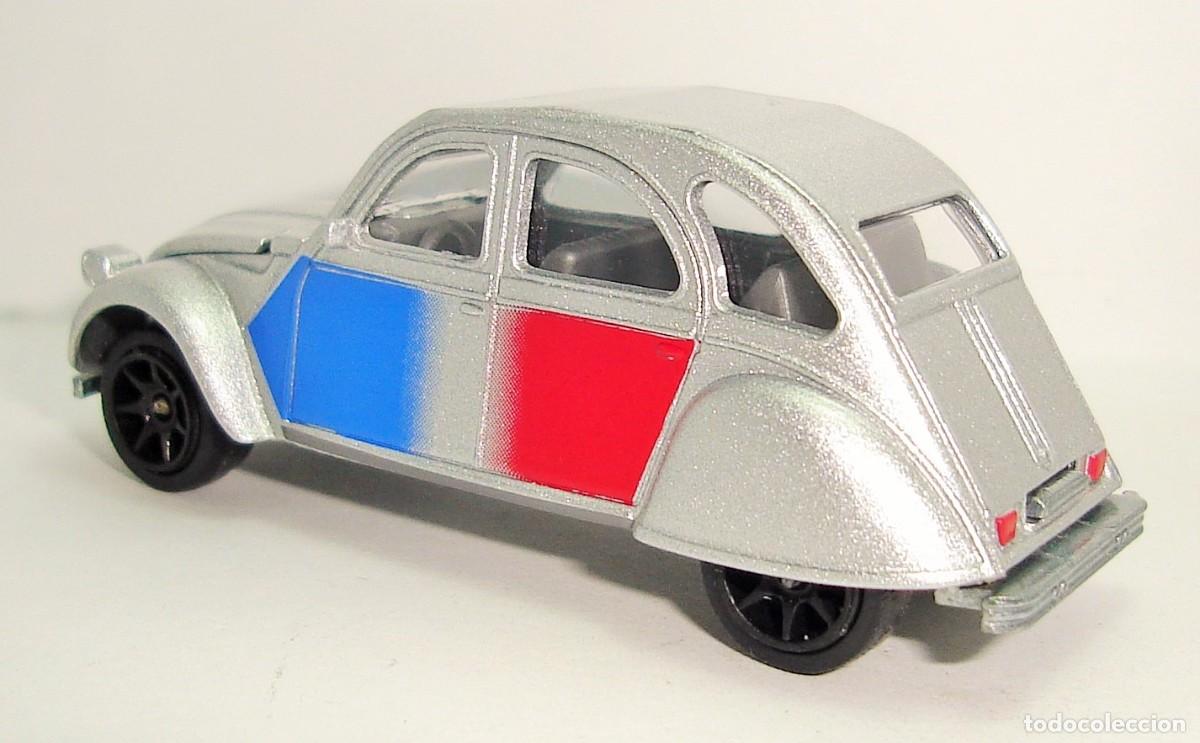 Coches a escala: CITROEN 2CV PLATA MAJORETTE ESCALA 1:64 NEW - Foto 6