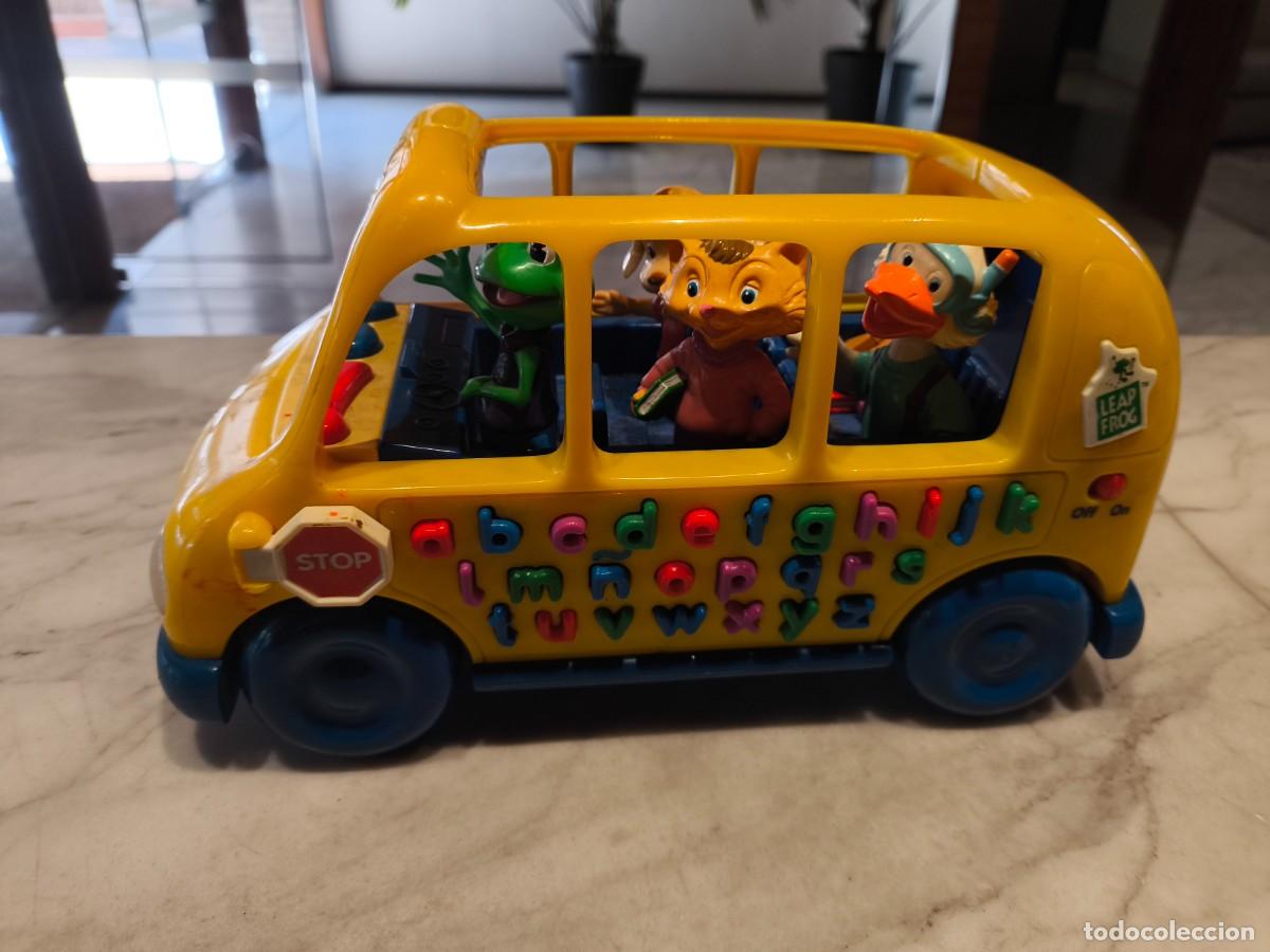 Coches a escala: Cami&oacute;n juguete abecedario con mu&ntilde;ecos sin uso