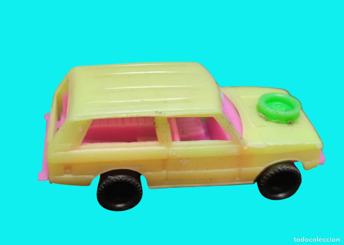 Auto in scala: Antiguo coche de pl&aacute;stico