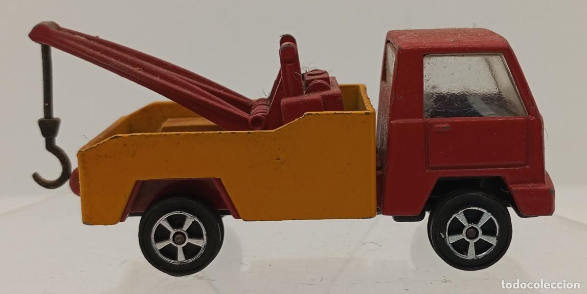 Coches a escala: Playme. Gr&uacute;a. Fabricado en Espa&ntilde;a. - Foto 3