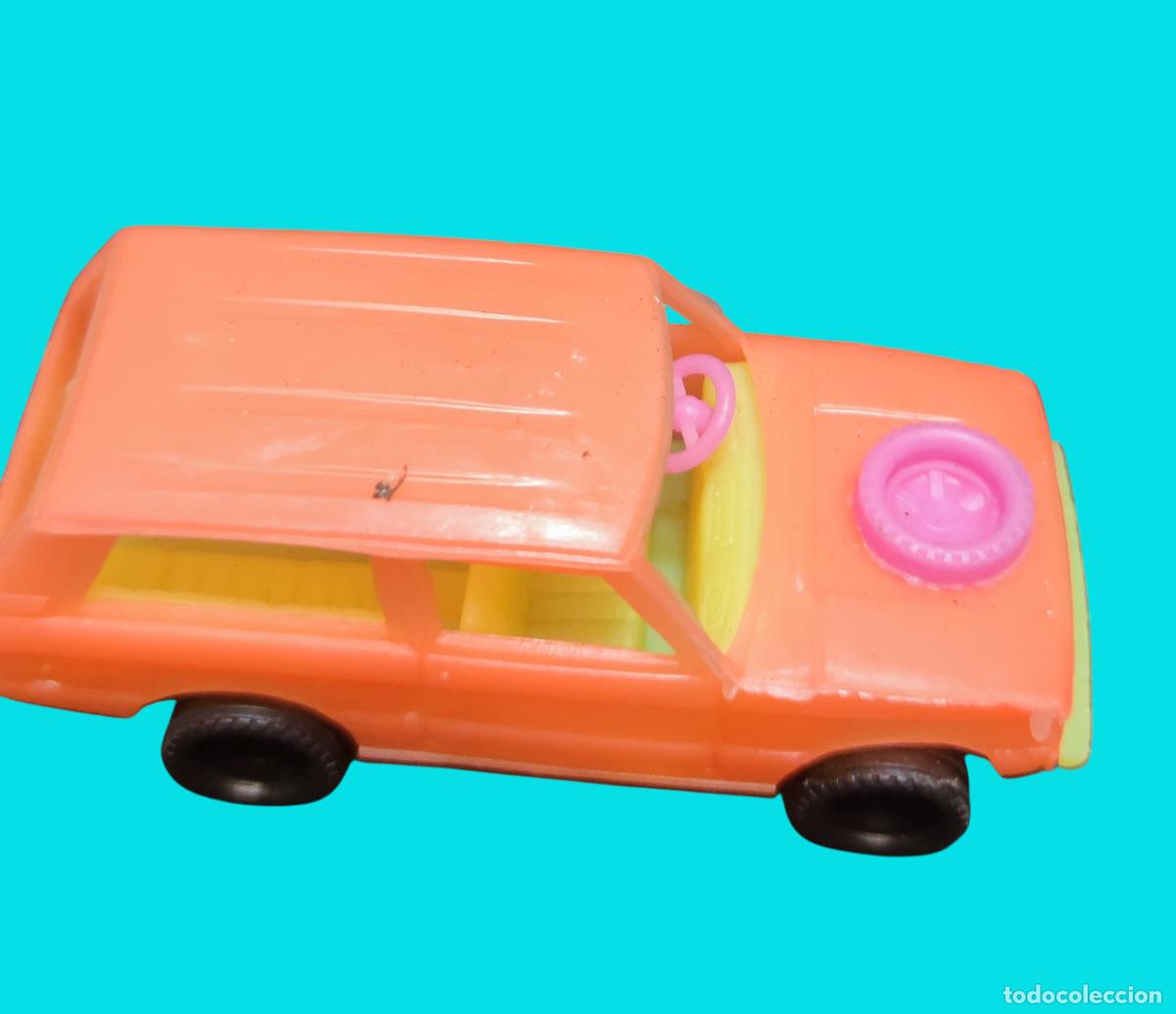 Auto in scala: Antiguo Jeep de Plastico