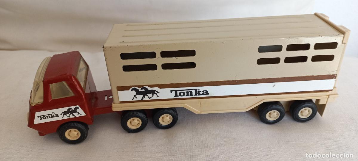 Carros em escala: Tonka. Cami&oacute;n con remolque para transporte de caballos. A&ntilde;os 70. 25 cm.