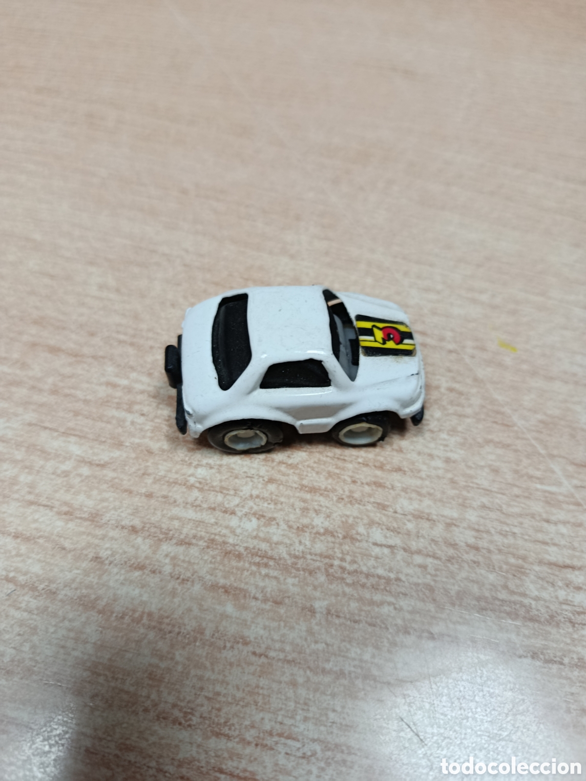 Coches a escala: Coche de avance por fricci&oacute;n en color blanco
