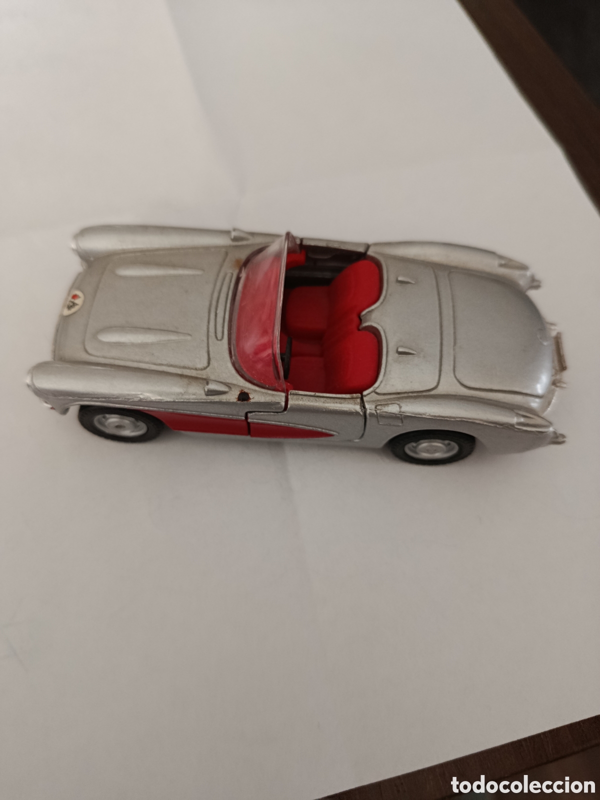 Auto in scala: Corvette gris, a&ntilde;o 1957, escala 1:39