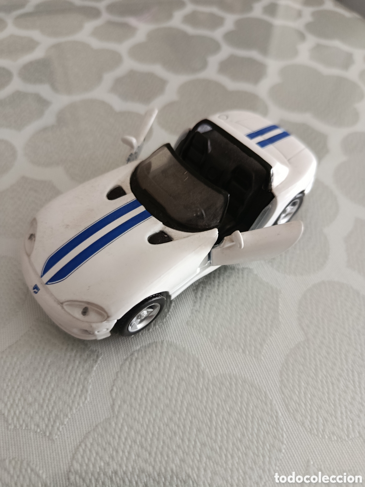 Modellautos: Dodge Viper RT/10 blanco con movimiento por fricci&oacute;n, del a&ntilde;o 1992, escala 1:39