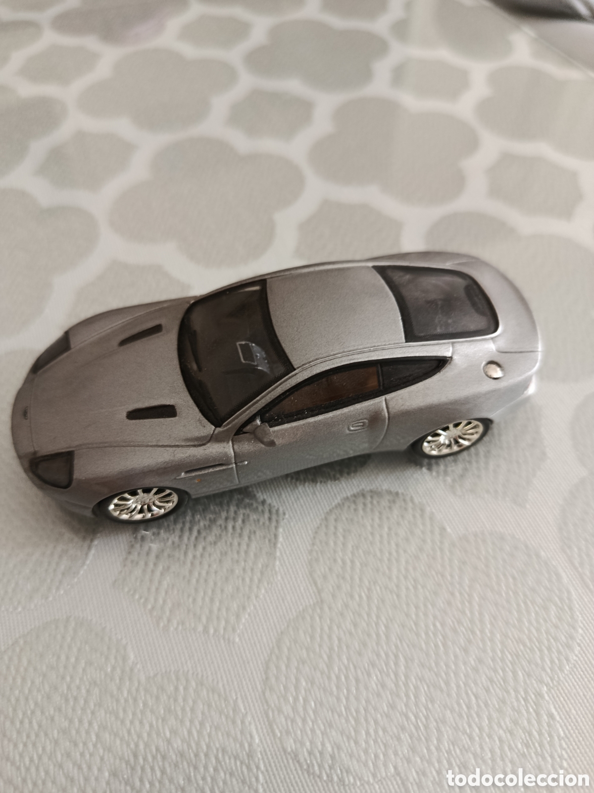 Modellautos: Aston Mart&iacute;n V12 Vanquish gris, escala 1:43