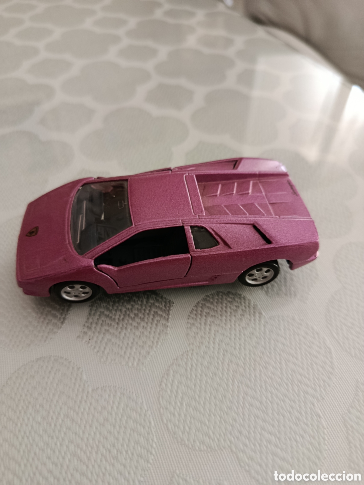 Coches a escala: Lamborghini Diablo SV morado, con movimiento por fricci&oacute;n, a&ntilde;o 1995, escala 1:40