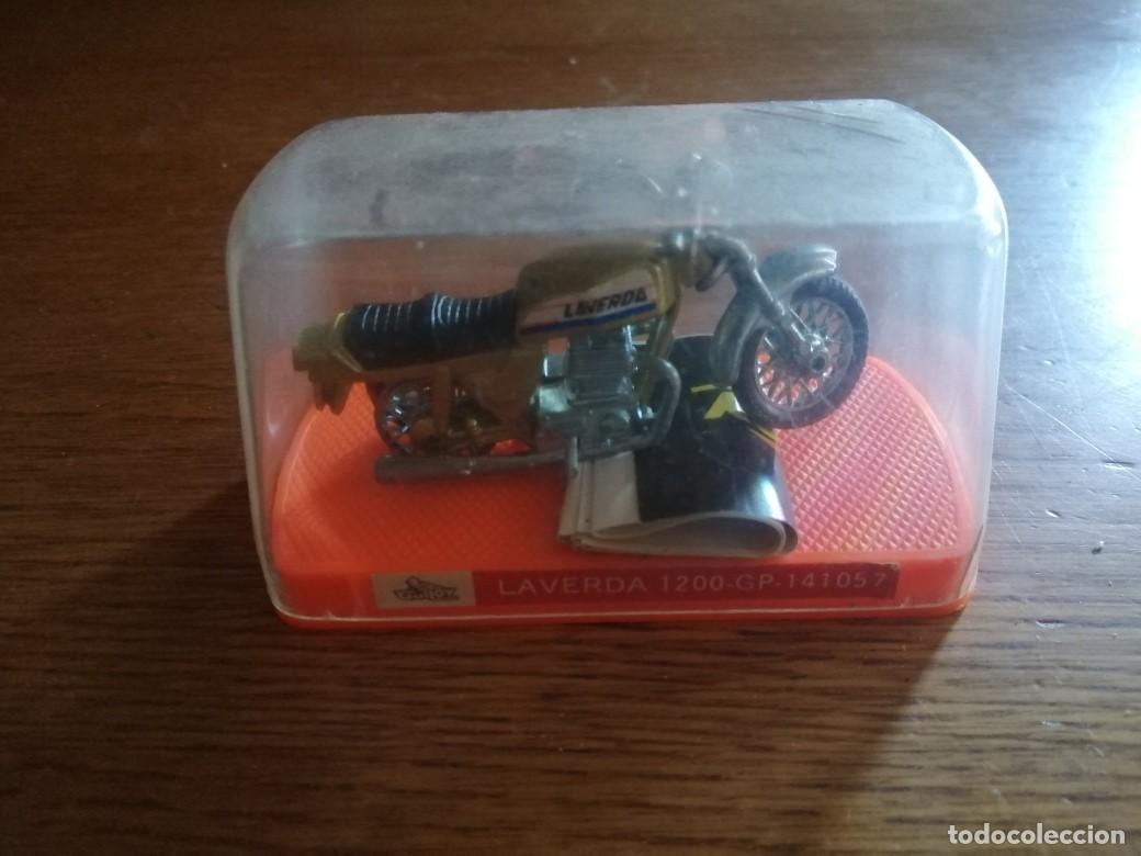 Coches a escala: MOTO DE COLECCI&Oacute;N DE GUILOY LAVERDA - Foto 1