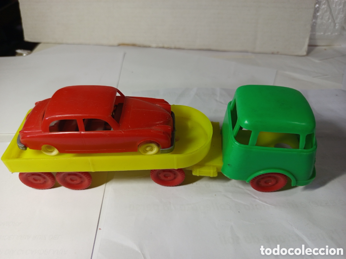 Coches a escala: Cami&oacute;n y coche de pl&aacute;stico - Foto 2