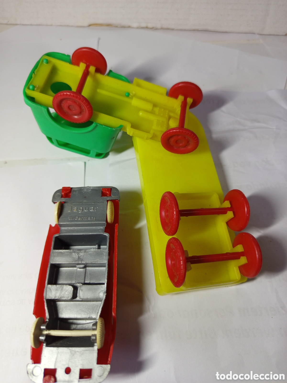 Coches a escala: Cami&oacute;n y coche de pl&aacute;stico - Foto 4
