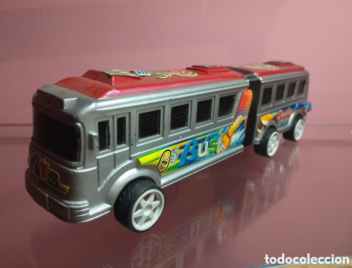 Coches a escala: Autob&uacute;s articulado de pl&aacute;stico - Foto 3