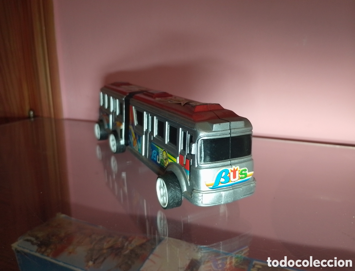 Coches a escala: Autob&uacute;s articulado de pl&aacute;stico - Foto 4