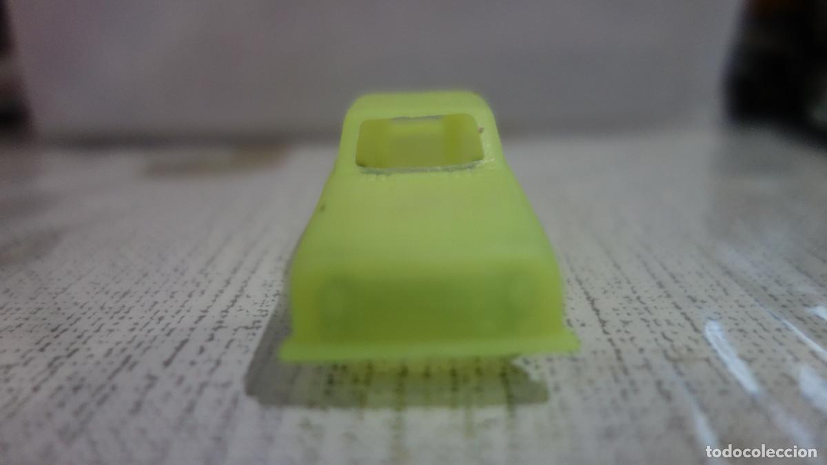 Coches a escala: COCHE DE PLASTICO DE RUIZ - Foto 3