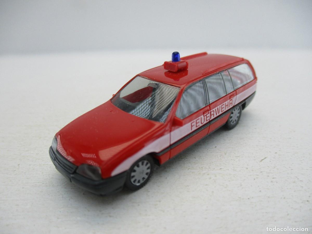 Coches a escala: COCHE ESCALA 1:87 REF B19 - Foto 1
