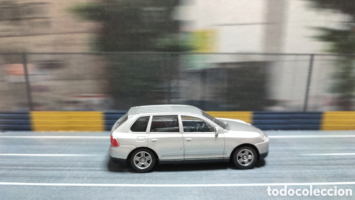 Coches a escala: MAJORETTE - Porsche Cayenne - Foto 4