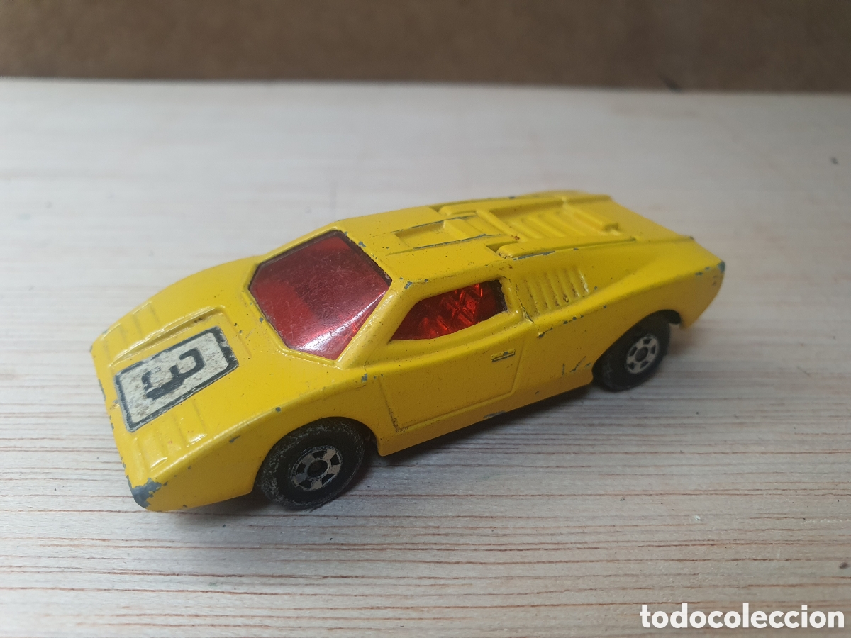 Auto in scala: MATCHBOX No 27 - LAMBORGHINI COUNTACH