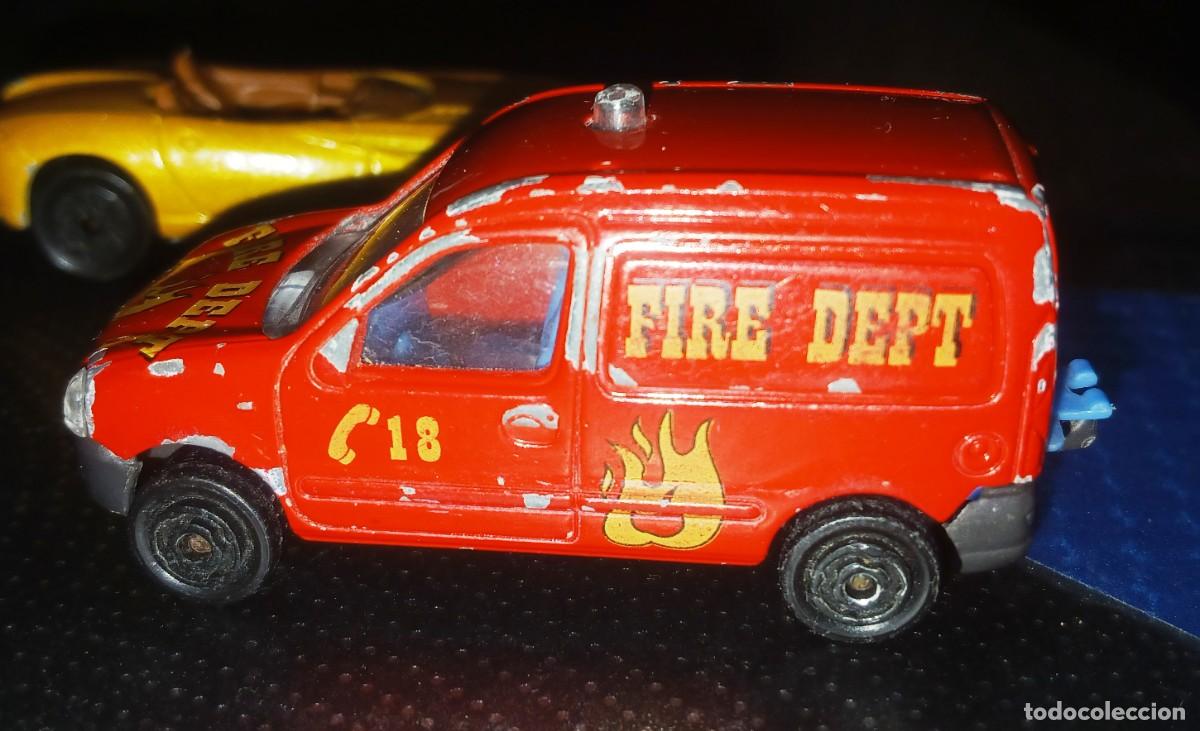 Coches a escala: Renault Kangoo pompier desguace majorette - Foto 1