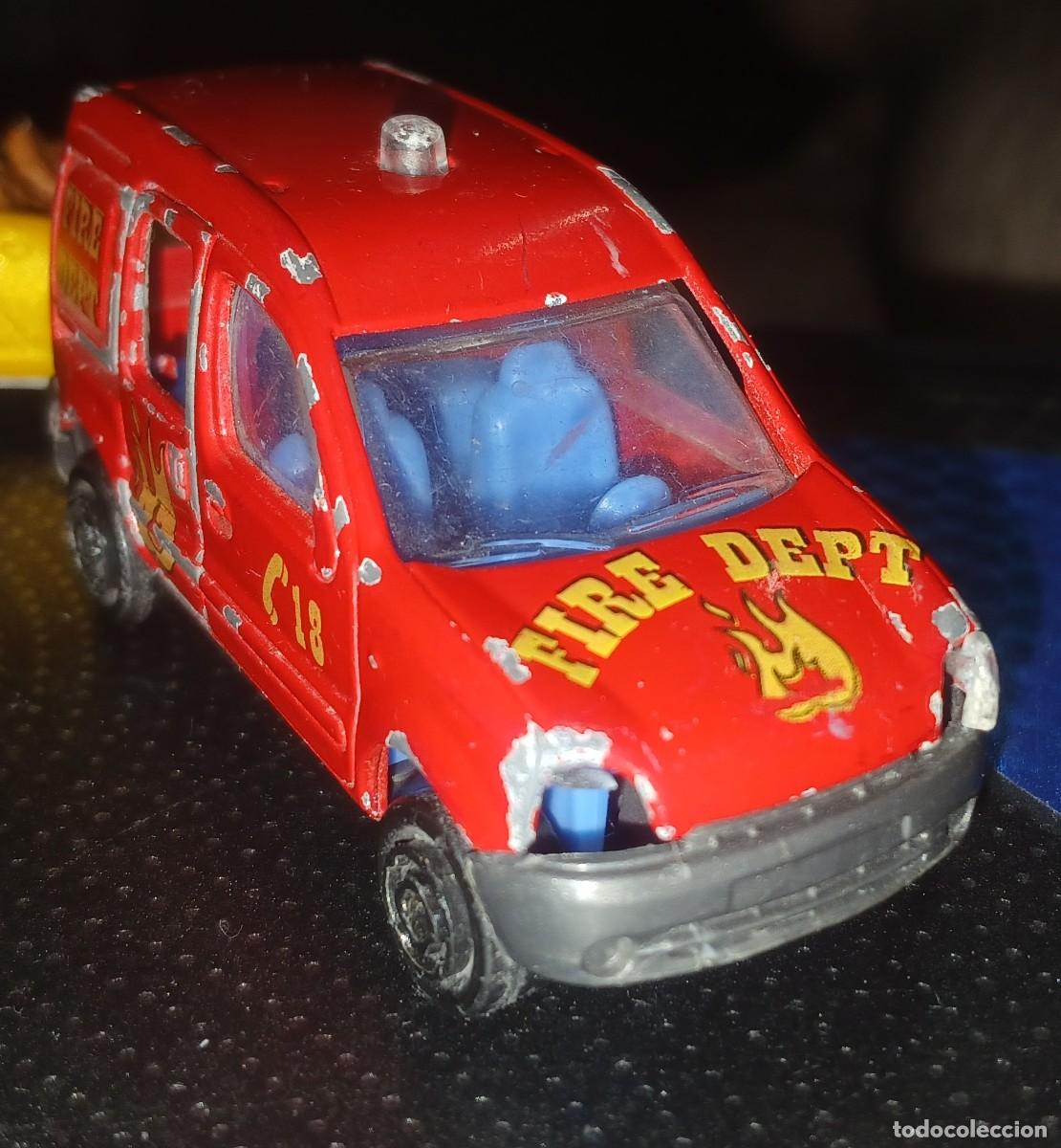 Coches a escala: Renault Kangoo pompier desguace majorette - Foto 3