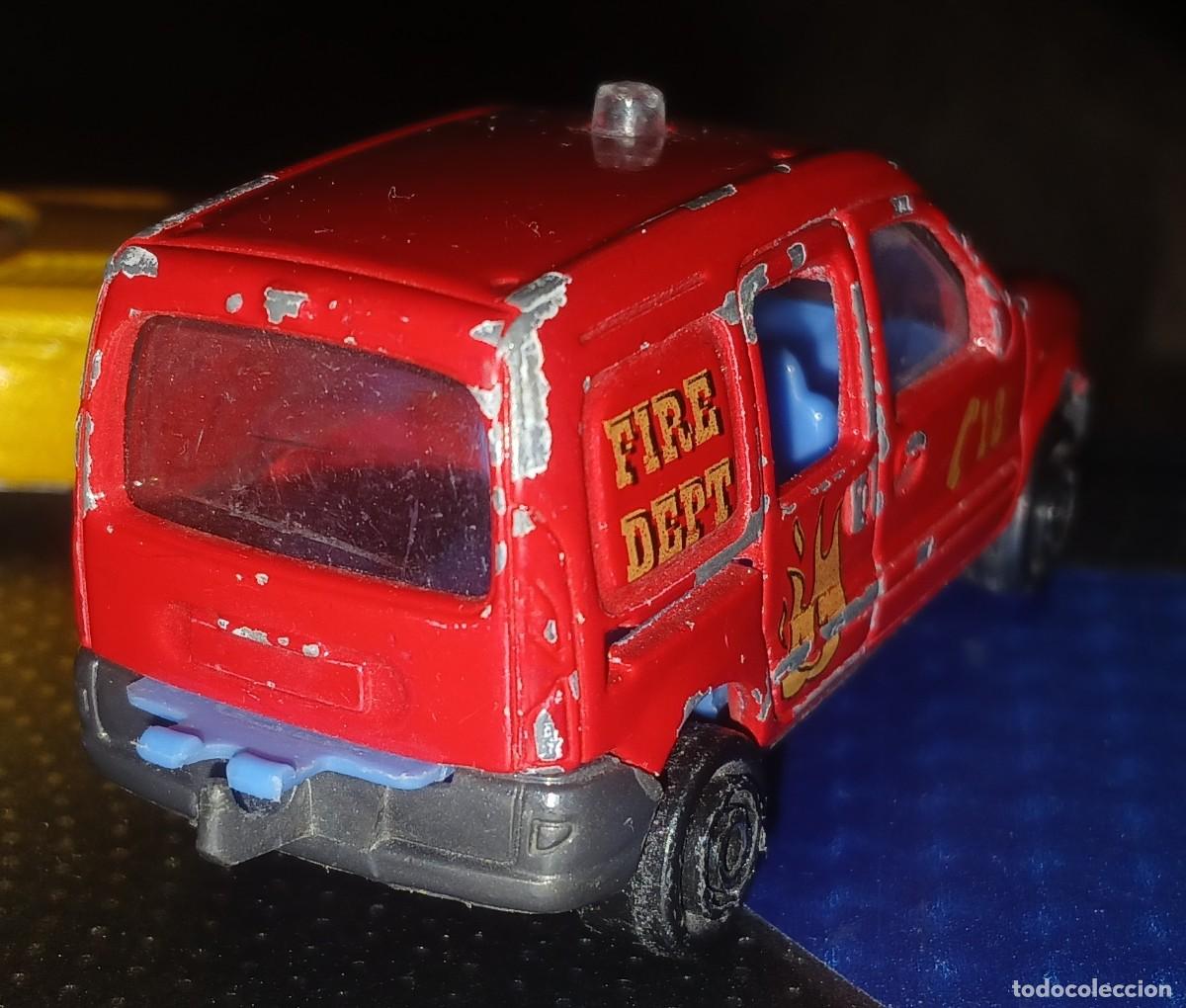 Coches a escala: Renault Kangoo pompier desguace majorette - Foto 5