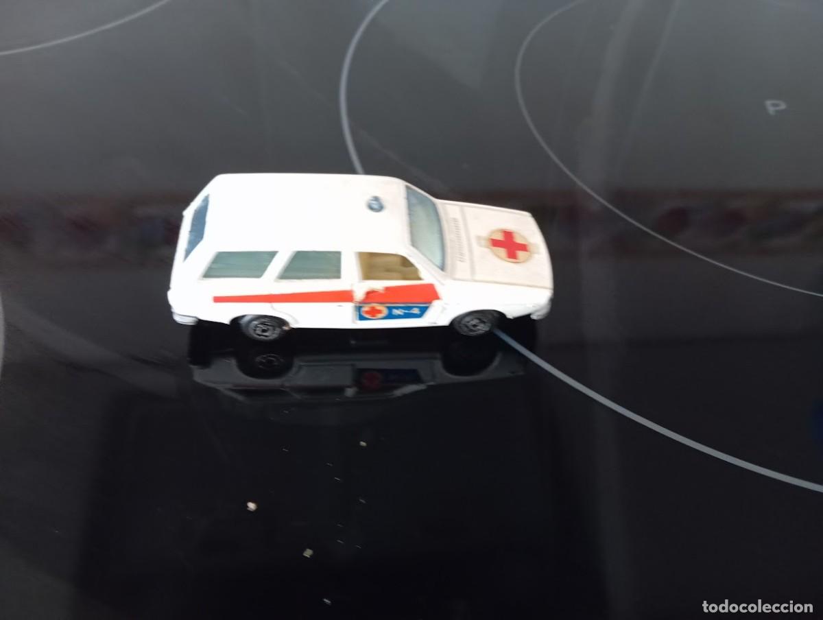 Coches a escala: AMBULANCIA RENAULT 12 TS / GUISVAL - Foto 1