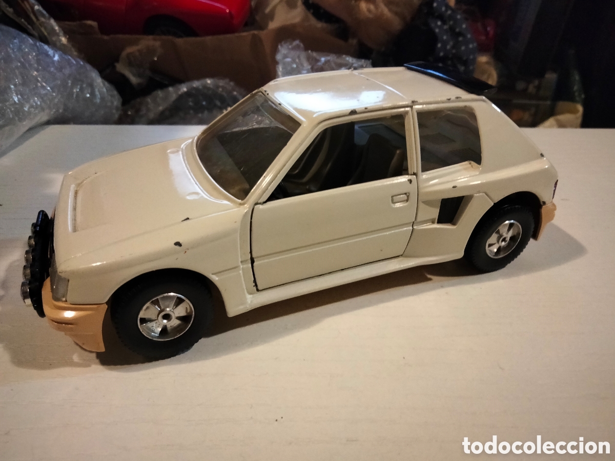 Coches a escala: Bburago 1/25 Peugeot 205 turbo