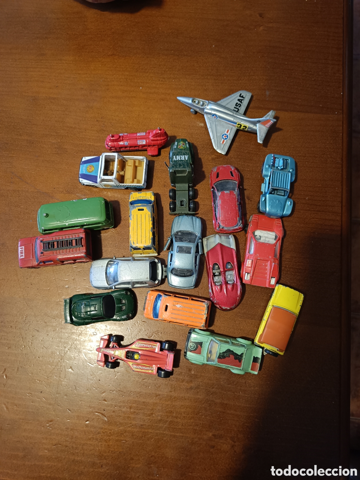 Coches a escala: Lote de coches en miniatura de varias marcas - Foto 1